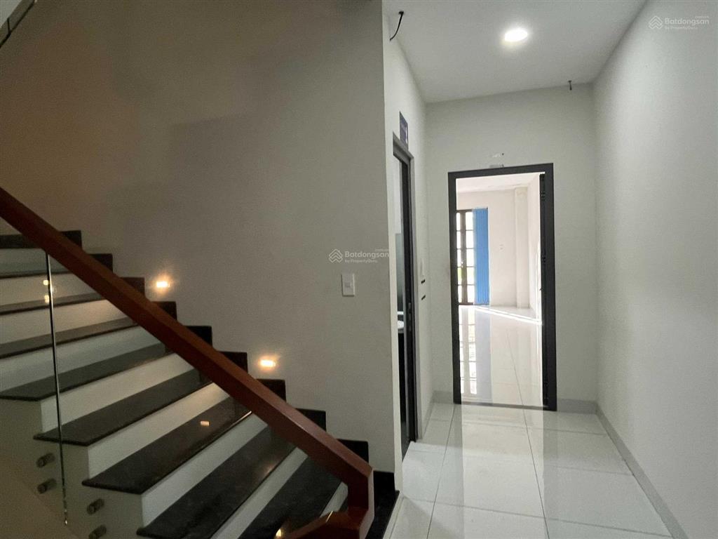 Cho thuê nhà phố ngay cityland hướng tây p10 gò vấp