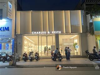 Gần ngay chợ bến thành  mt lê thị riêng, quận 1  9.5x12m  hđt 90 triệu/tháng  giá 40 tỷ