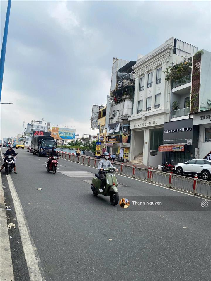 Toà nhà mt phan đình phùng, phú nhuận  9x16m, nở hậu 11m  hầm 4 tầng  hđt 120 triệu  giá 40 tỷ