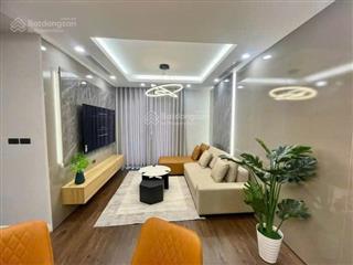 Vợ chồng em muốn bán căn hộ 75m2 ( 2pn) giá nhỉnh 7 tỷ tại chung cư kosmo tây hồ.