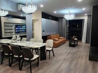 Vợ chồng em muốn bán căn hộ cao cấp n03t3 ngoại giao đoàn  dt 118m2  giá tốt  nhà đẹp  sẵn sổ