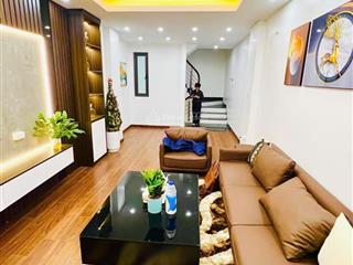 Bố mẹ em cần bán nhà ngõ 77 xuân la sổ đỏ 35m2  5 tầng còn mới giá 8,5 tỷ có giảm  ngõ 3 gác đi