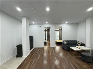 Cho thuê phòng tại ngõ 426 đường láng(2 ngủ + 1 vs) dt 55m2  giá 10 triệu/tháng  có ban công lớn