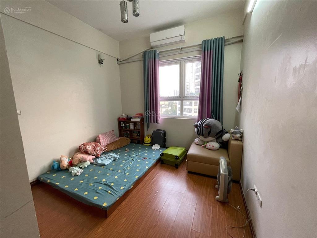 ( chính chủ) bán gấp căn hộ chung cư kđt resco  dt 102m2 3pn  căn góc  giá chỉ hơn 6 tỷ sổ đỏ