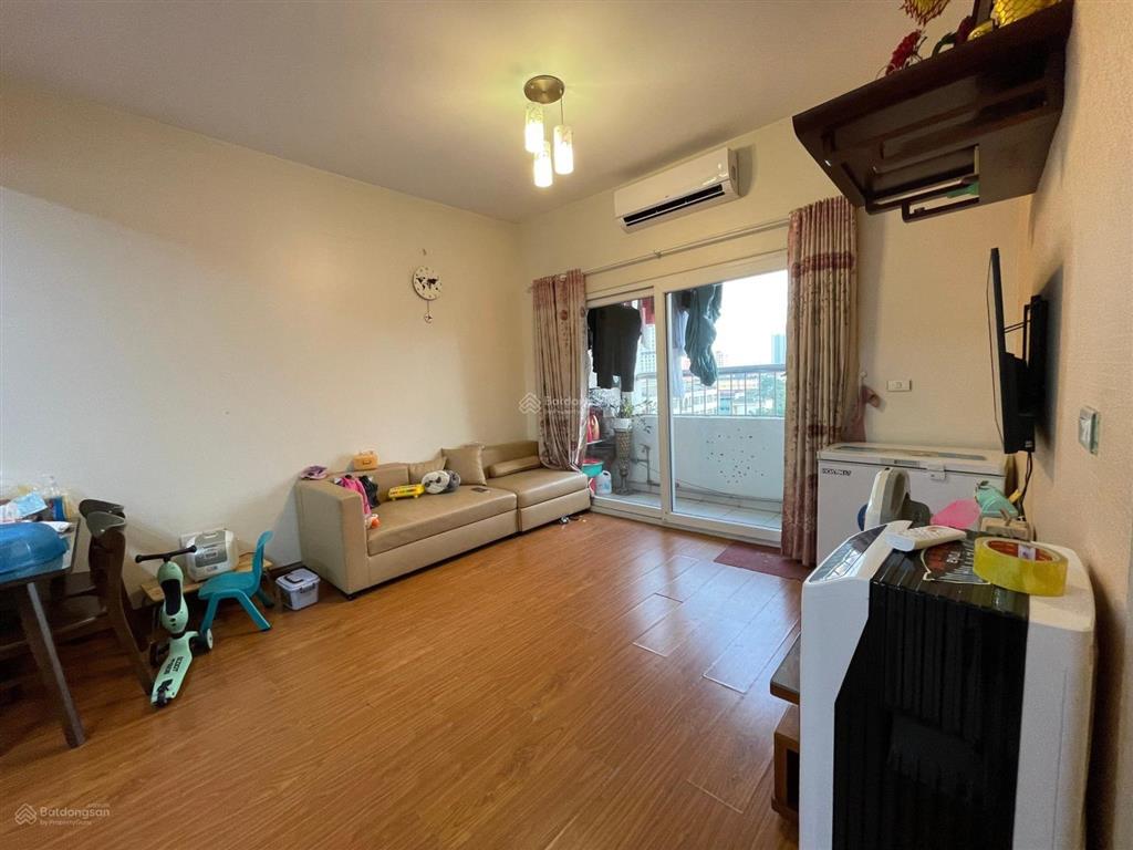 ( chính chủ) bán gấp căn hộ chung cư kđt resco  dt 102m2 3pn  căn góc  giá chỉ hơn 6 tỷ sổ đỏ