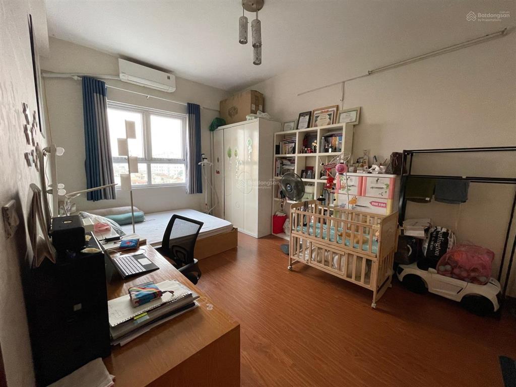 ( chính chủ) bán gấp căn hộ chung cư kđt resco  dt 102m2 3pn  căn góc  giá chỉ hơn 6 tỷ sổ đỏ