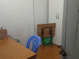 Mình cần nhượng phòng trọ ở ngõ 142 cổ nhuế ( đầu phía phạm văn đồng)  giá thuê 2,2 triệu/tháng.