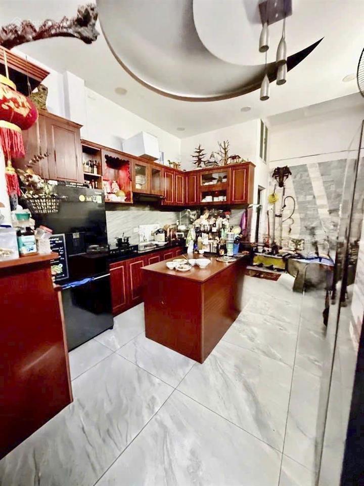 Bán gấp nhà mặt phố nguyễn tri phương, 58 tỷ, 195m2, 5pn, 6wc, pháp lý đầy đủ