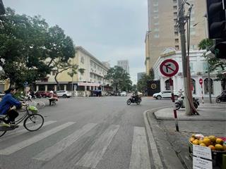 Bán căn 73m x 4 tầng cạnh ngõ 2 mặt thoáng mặt đường trần quang khải. giá 20.5 tỷ