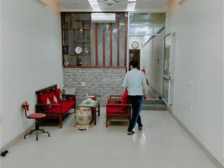 Nhà đẹp 5 tầng thang máy x 82m mặt đường chùa hàng. giá cực tốt 12 tỷ ( thoả thuận )