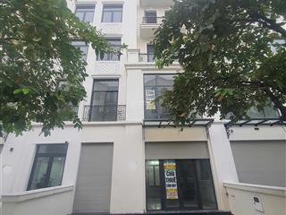 Cho thuê nhà phố 6 tầng  dt 7x18m, có thang máy  gần vincom, vinschool  vinhomes grand park