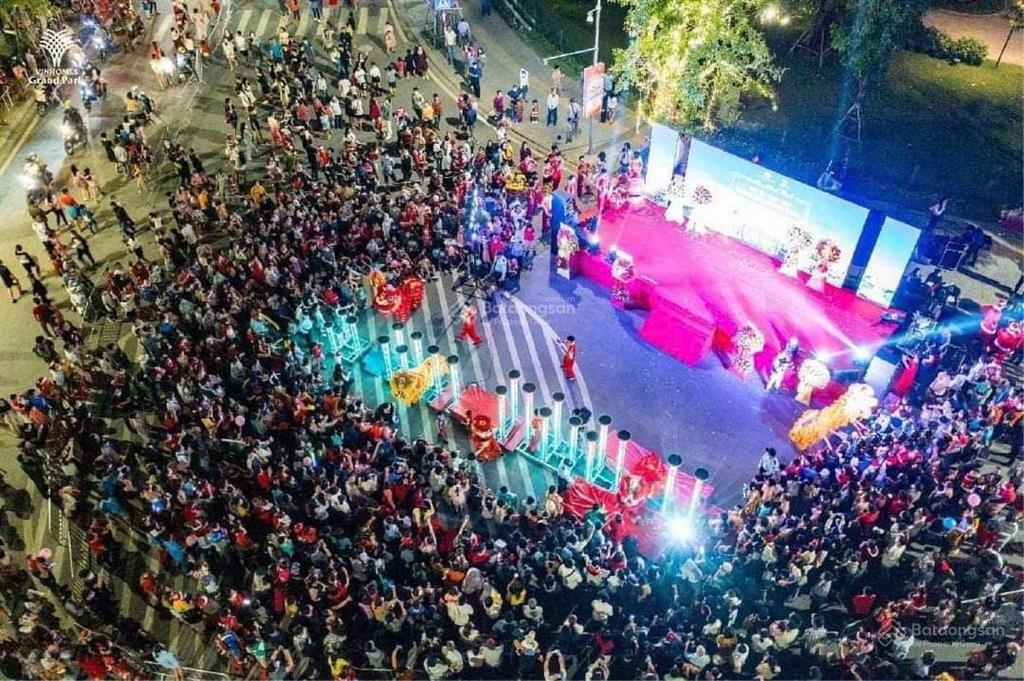 Chỉ 21 tỷ sở hữu nhà phố liền kế 6 tầng, dt 126m2  dài 18m  gần vincom, vinschool, vinmec