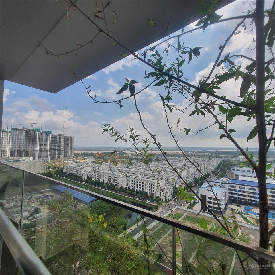 Cho thuê 3pn  tầng cao, view pháo hoa, sông đẹp  giá tốt 12tr/th  masteri grand park