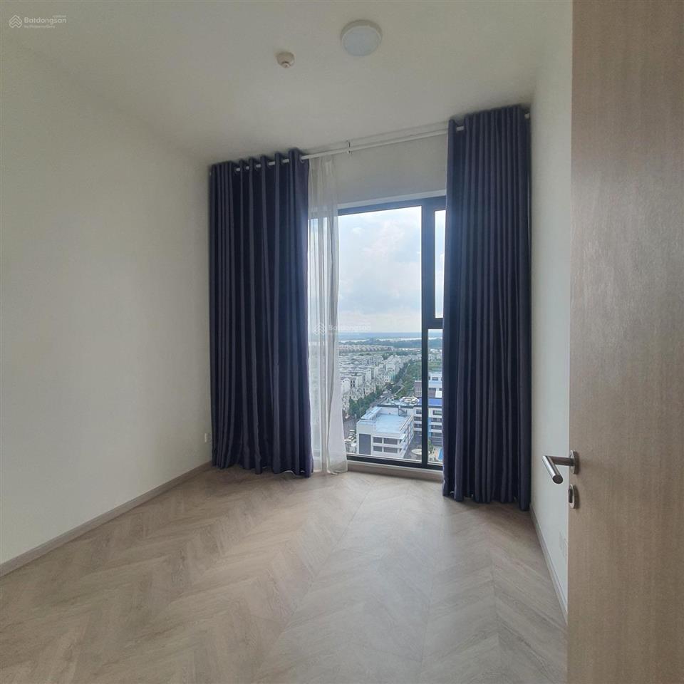 Cho thuê 3pn  tầng cao, view pháo hoa, sông đẹp  giá tốt 12tr/th  masteri grand park