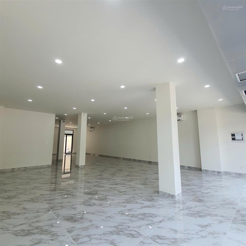 Thuê nhà 6 tầng 176m2 (8x22) hoàn thiện tm + ml  mt đường nxlp đối diện vinschools  vinhomes q9