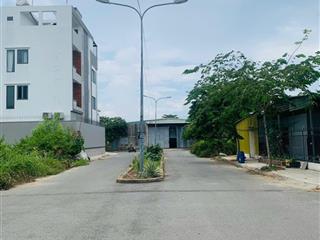 Hàng ngộp nền biệt thự đơn lập view sông, góc 2 mặt tiền  424m2  chỉ 35 triệu/m2