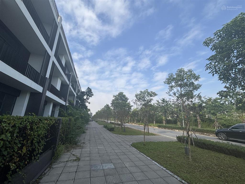 Bán shophouse 200m2 giá nhỉnh 36 tỷ nhà hai mặt đường giá tốt nhất thị trường tại hà đô charm