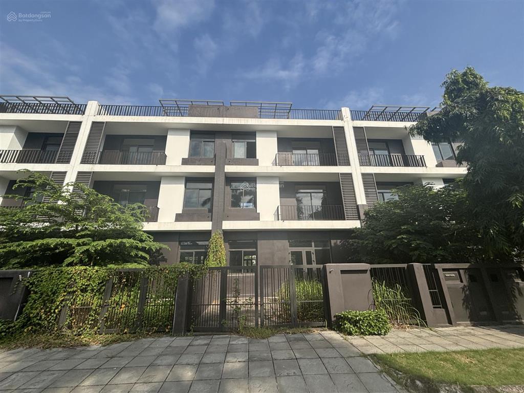 Bán shophouse 200m2 giá nhỉnh 36 tỷ nhà hai mặt đường giá tốt nhất thị trường tại hà đô charm