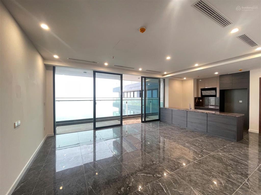 Cần bán căn 3 ngủ tầng cao view lotte hồ tây và công viên ciputra bao giá tốt nhất thị trường