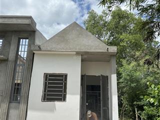 Giá chỉ 1.2 tỷ  duy nhất nhà cấp 4 dt 136m2  ngang 4.5m  mt đường 5m trần văn thôi, cần giuộc.