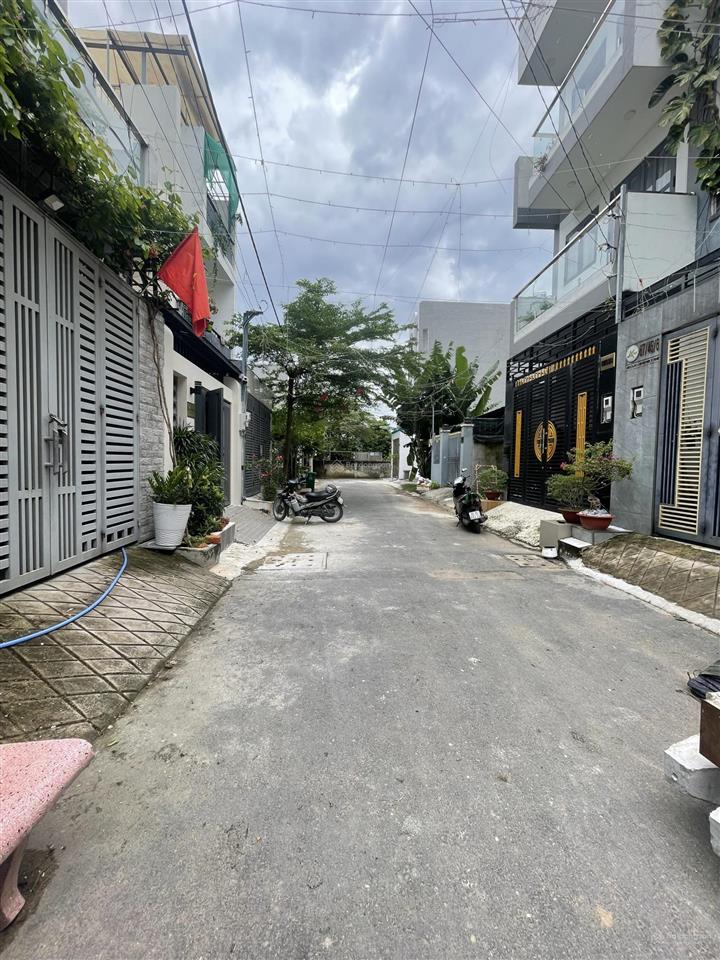 Chủ gửi bán lô đất 61m2 (4,1x15m) đường oto rộng 8m ngay ql13 gần cầu vượt bình phước giá 4,9tỷ