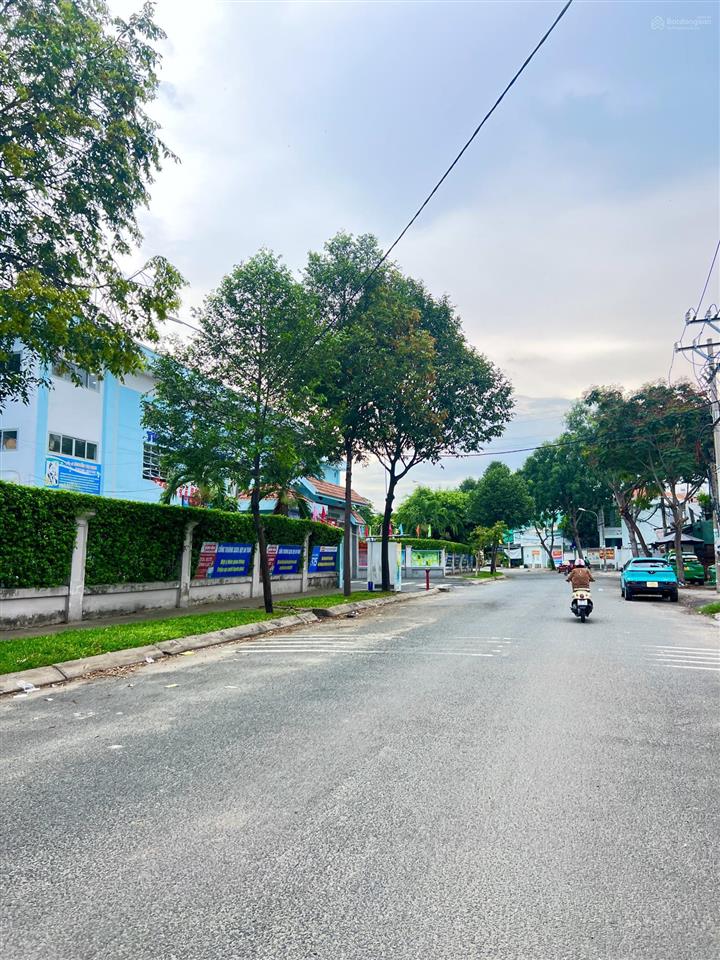 Bán nhà đẹp đường ttn01, quận 12 diện tích 8x10m ngay trường nguyễn thị định