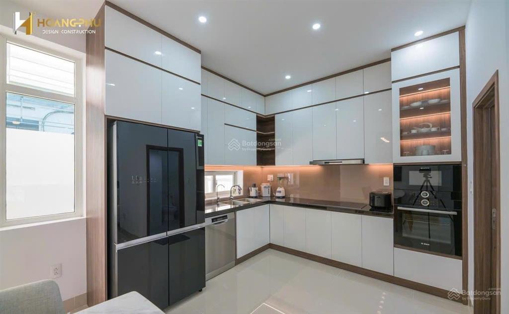 Chính chủ bán nhanh căn nhà phố nội thất giá chuẩn không kê giá, đã có sổ hồng