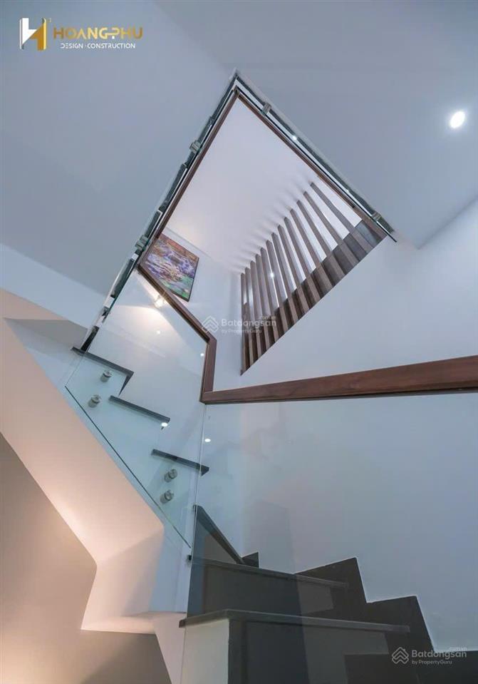 Chính chủ bán nhanh căn nhà phố nội thất giá chuẩn không kê giá, đã có sổ hồng