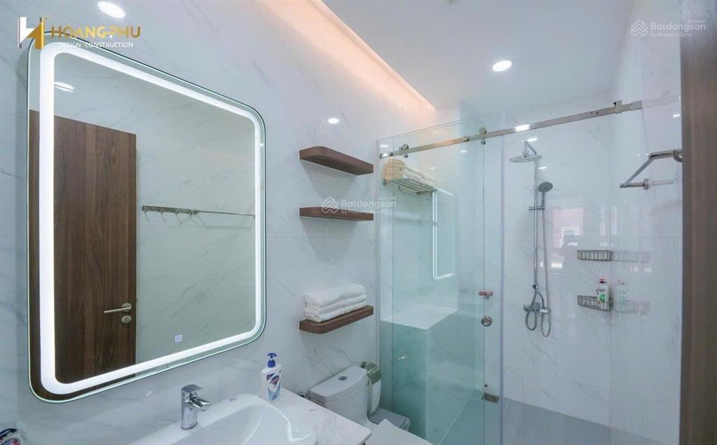 Chính chủ bán nhanh căn nhà phố nội thất giá chuẩn không kê giá, đã có sổ hồng