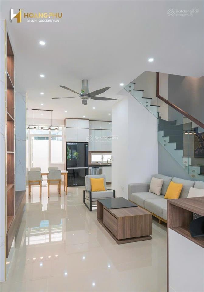 Chính chủ bán nhanh căn nhà phố nội thất giá chuẩn không kê giá, đã có sổ hồng