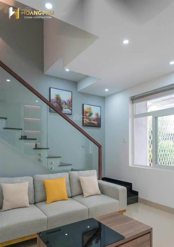 Chính chủ bán nhanh căn nhà phố nội thất giá chuẩn không kê giá, đã có sổ hồng