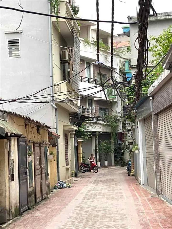 Bán nhà mặt ngõ đông ngạc. gara ô tô thang máy full đồ. siêu thoáng 3 giếng trời. 66m2 x 5 tầng
