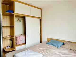 Em cần bán căn 2pn chung cư royal park tầng 10, full nội thất, giá hơn 2 tỷ.
