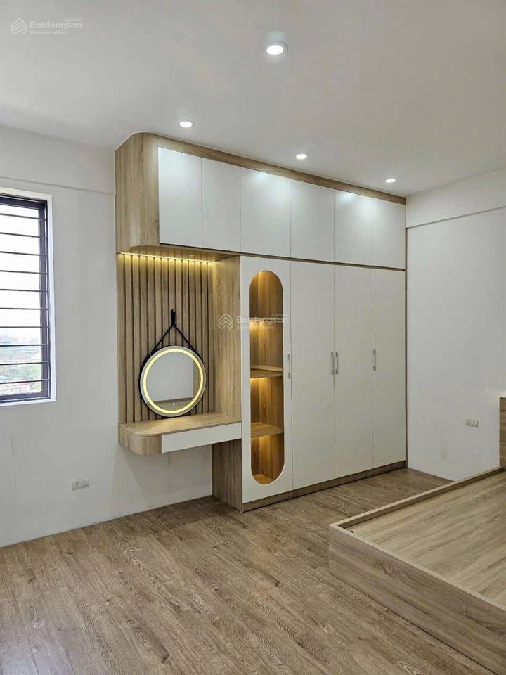 Bán căn hộ 2pn, 2wc, 66m2 tại vp6 linh đàm, nội thất đẹp, giá chỉ 2,9 tỷ.