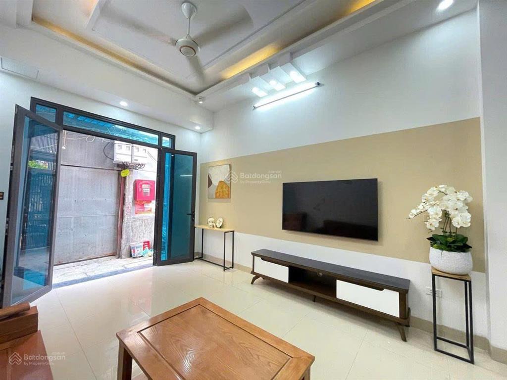 Nhà tân triều thanh trì 5 tầng 32m2 ngõ rộng thoáng chỉ 6.7 tỷ sát đường tân triều mới chỉ 25m