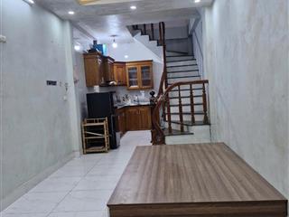 Cho thuê nhà riêng 40m2, 4 tầng, giá 10tr/th gần khu đường phạm văn đồng