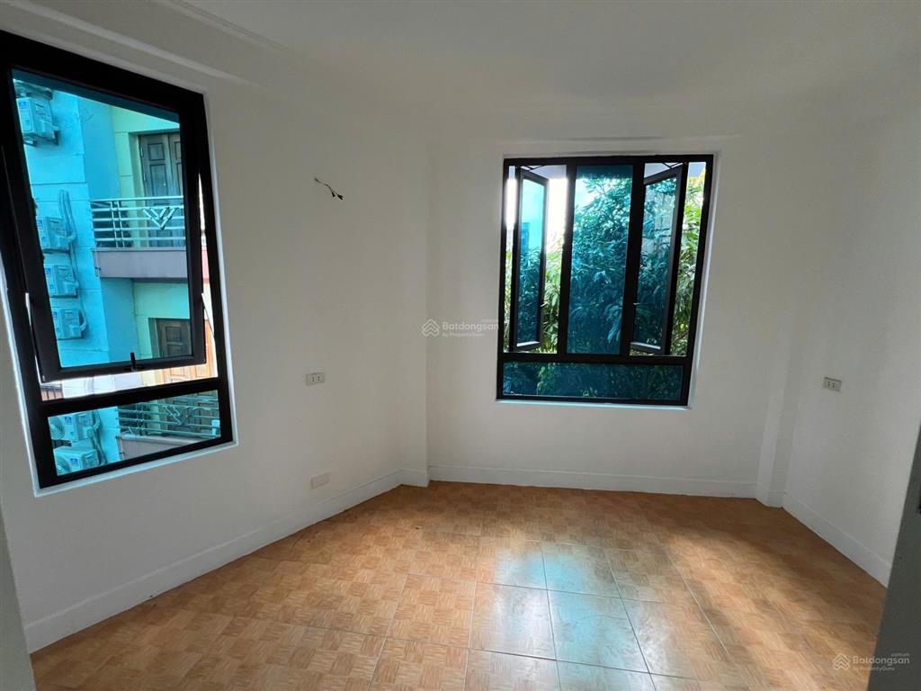 Cho thuê nhà riêng 40m2, 4tầng khu cổ nhuế, giá 10tr/th