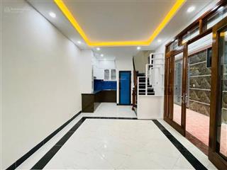 Chính chủ cần tiền bán gấp nhà khương hạ  nhà đẹp ở luôn  cách oto 20m  38m  5 tầng  hơn 9ty