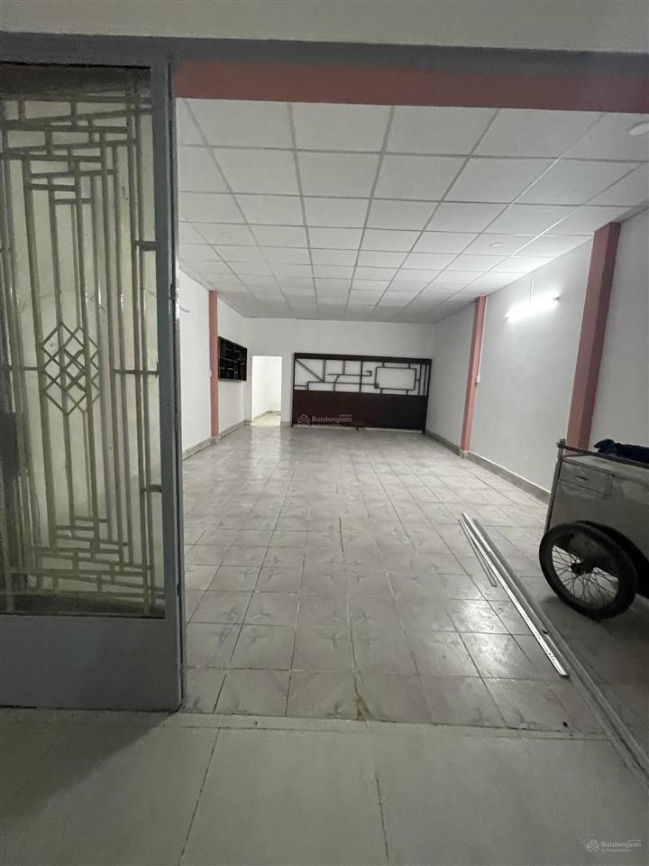 Bán nhà mặt tiền chợ khiết tâm kinh doanh sầm uất đang cho thuê