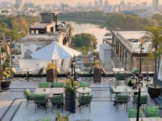 Đống đa  sàn 250m2 tầng 8 view hồ chùa láng làm rooftop cafe, giá 22 triệu/tháng