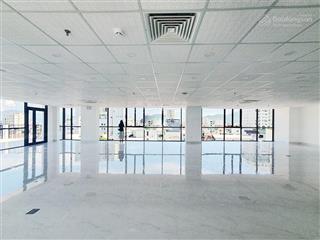 Trần phú, sàn thông 150m2 mặt tiền ốp full kính cực hoành tráng cho thuê giá 28 triệu/tháng