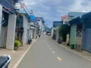 Bán 2 căn nhà liền kề  trung tâm thị trấn liên nghĩa, đức trọng, lâm đồng