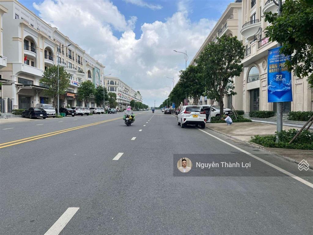 Nguyên căn trục chính đinh thị thi, đường 30m, dt 7x21m 1trệt 4lầu, có thang máy, máy lạnh giá 60tr