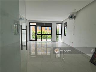 Nguyên căn nhà phố vạn phúc 1hầm 4tầng, dt 5x21m, thang máy, máy lạnh, sàn trống suốt, chỉ 36.5tr