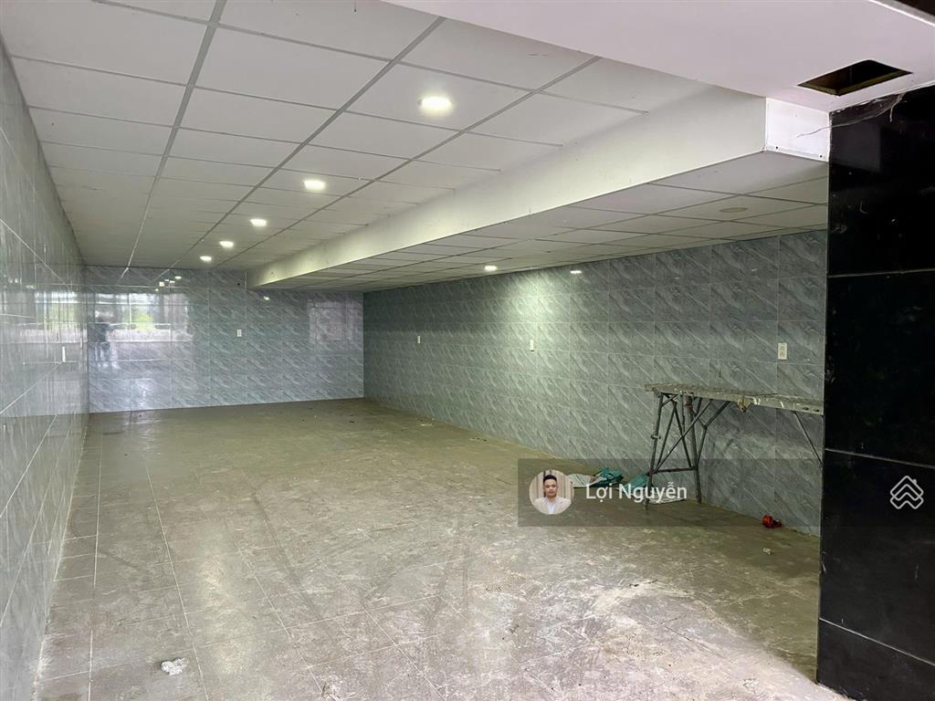 Nhà nguyên căn 5x22m hầm 4 tầng nhà mới 100%, có 5pn 5wc, full máy lạnh, có hầm xe. giá chỉ 30tr/th