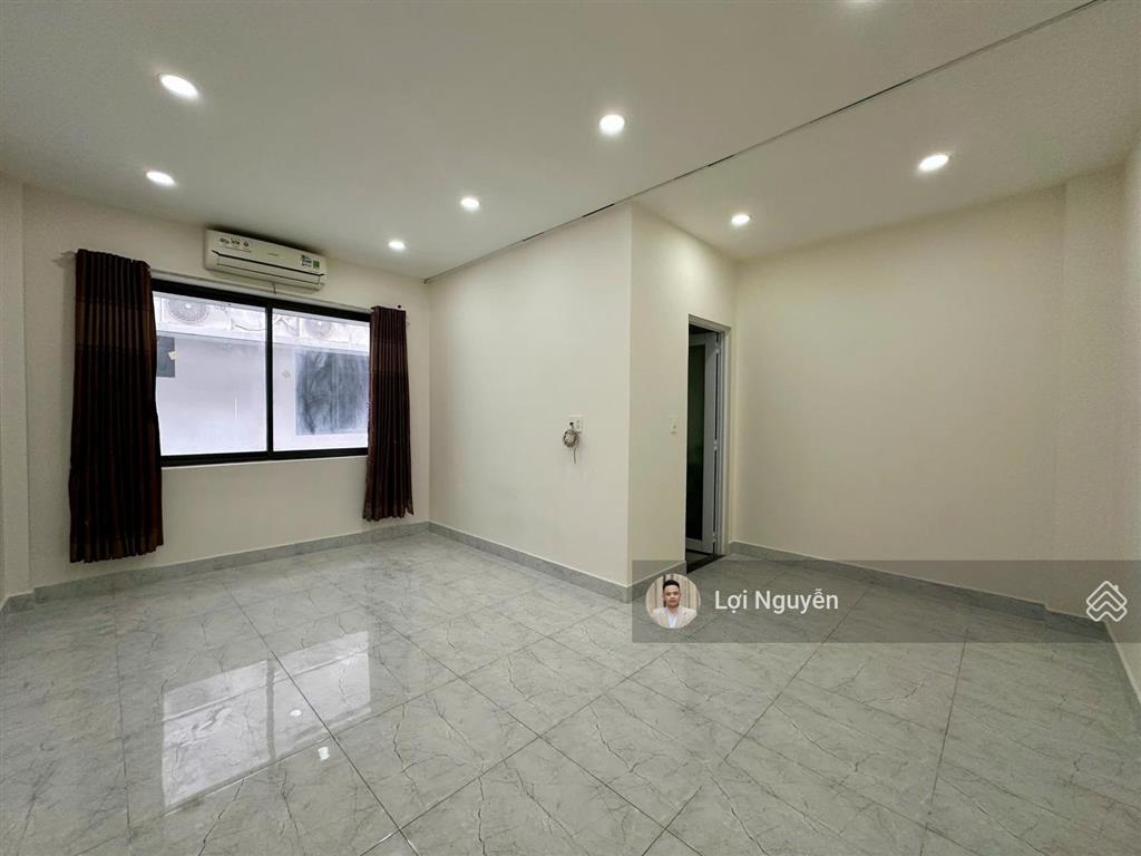 Nhà nguyên căn 5x22m hầm 4 tầng nhà mới 100%, có 5pn 5wc, full máy lạnh, có hầm xe. giá chỉ 30tr/th