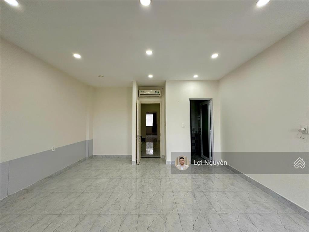 Nhà nguyên căn 5x22m hầm 4 tầng nhà mới 100%, có 5pn 5wc, full máy lạnh, có hầm xe. giá chỉ 30tr/th