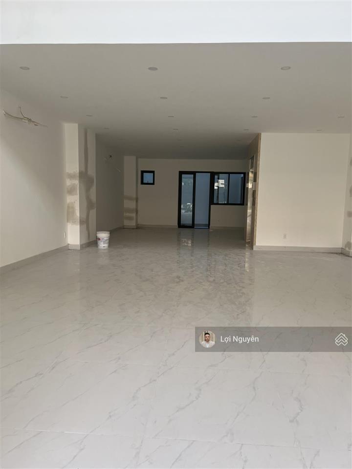 Bán nhà mặt tiền đường đinh thị thi kđt vạn phúc  dt 7x21m, có hđ thuê 60tr/th, sổ hồng riêng.