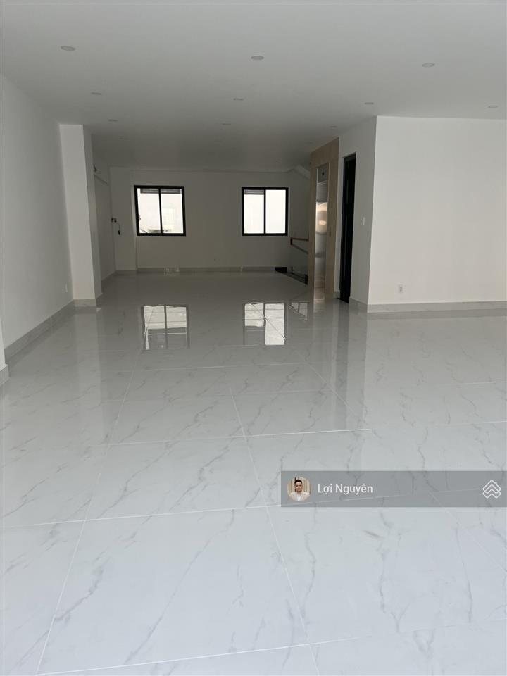 Bán nhà mặt tiền đường đinh thị thi kđt vạn phúc  dt 7x21m, có hđ thuê 60tr/th, sổ hồng riêng.