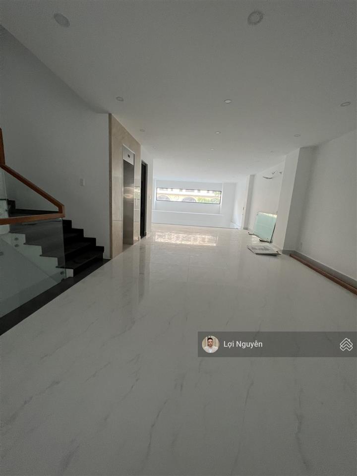 Bán nhà mặt tiền đường đinh thị thi kđt vạn phúc  dt 7x21m, có hđ thuê 60tr/th, sổ hồng riêng.